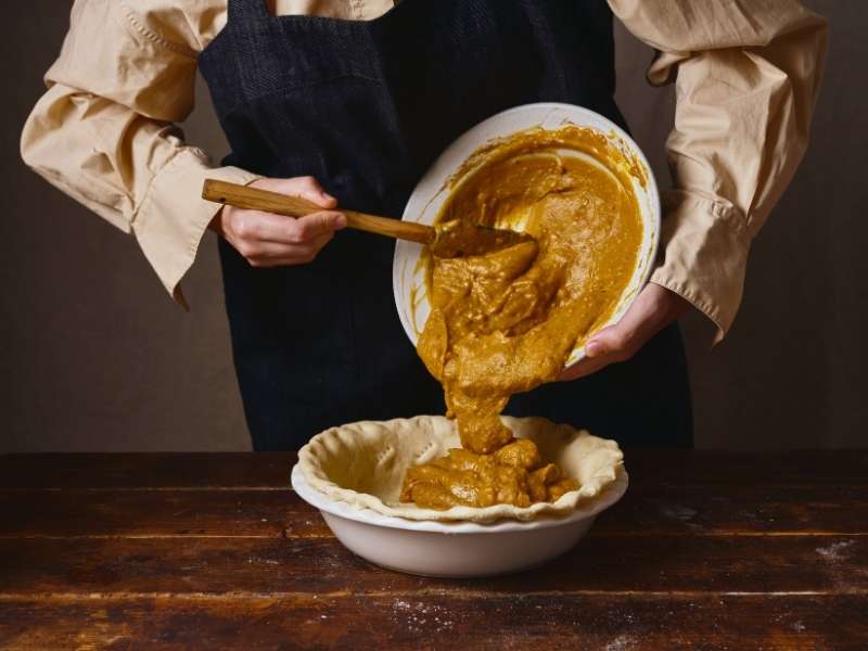Adding a Wet Filling to a Raw Crust