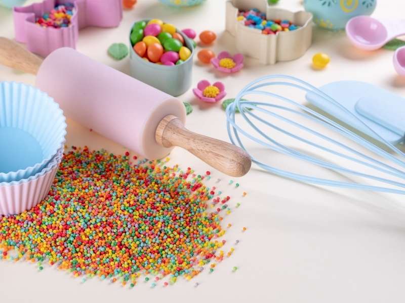 Store-Brand Decorating Supplies