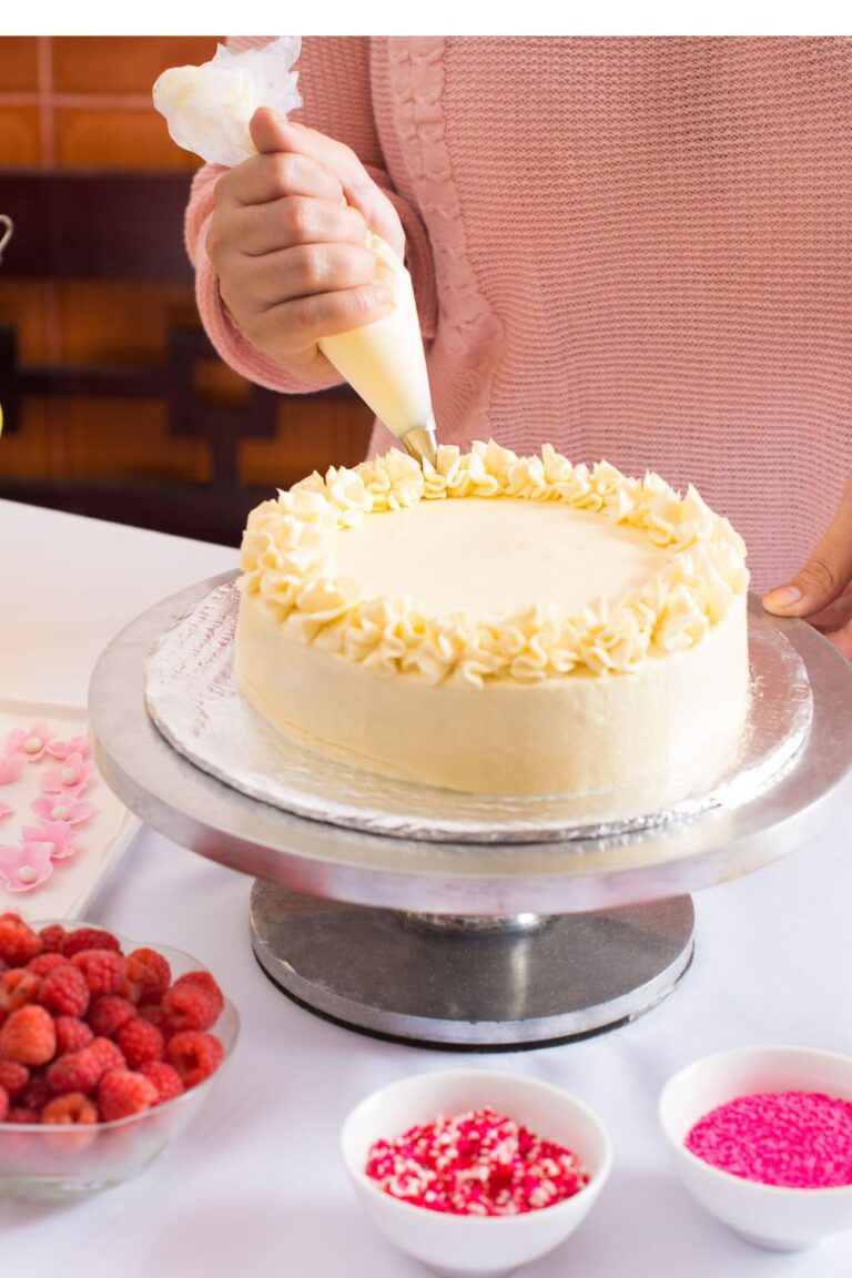 19 Cake Decorating Ideas for Beginners