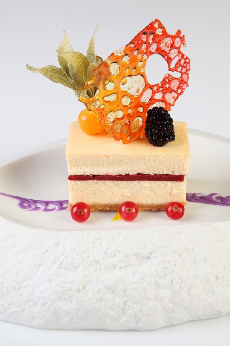 21 Dessert Presentation Ideas That Look Bakery Worthy