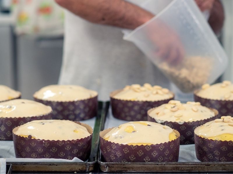 Adding Frosting to a Warm Cake