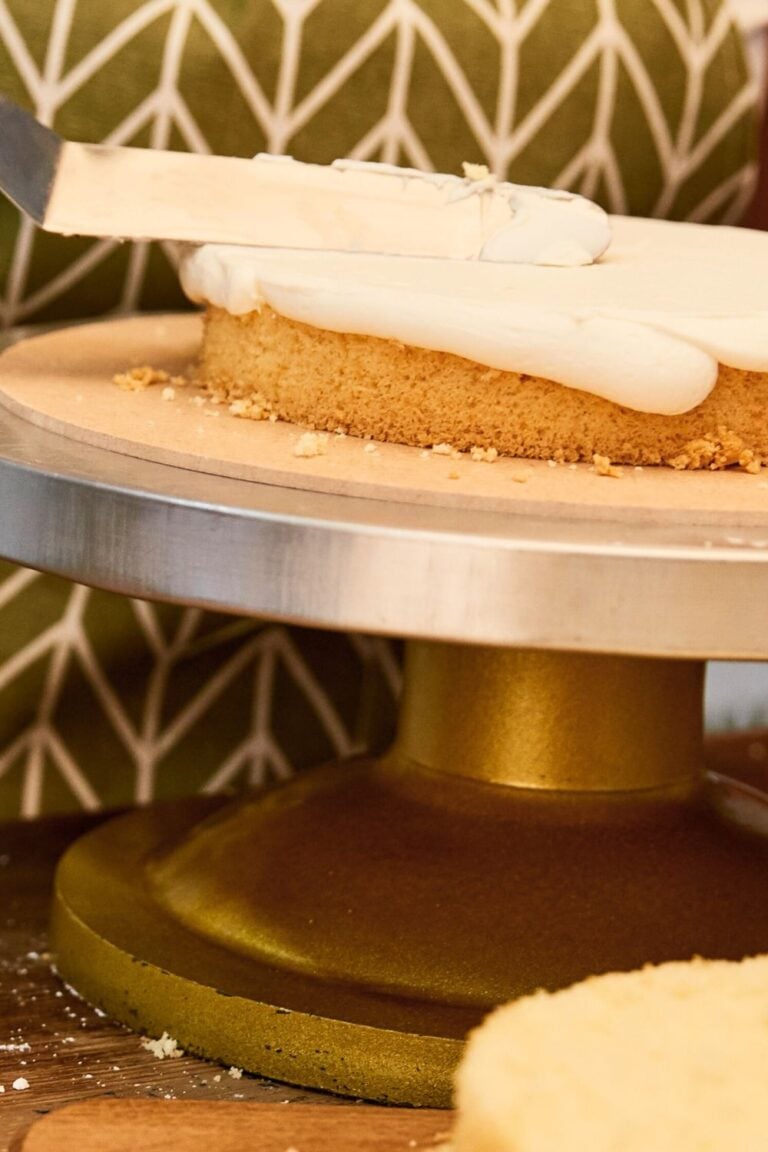 11 Best Cake Turntables for Decorating