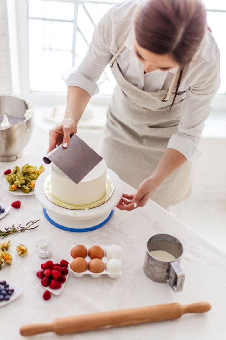 20 Best Cake Decorating Tools for Beginners
