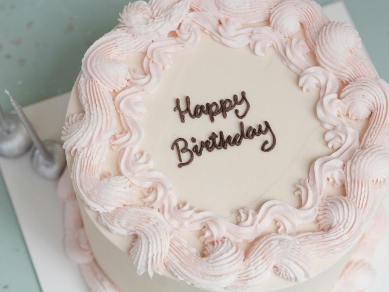Simple Cake Lettering